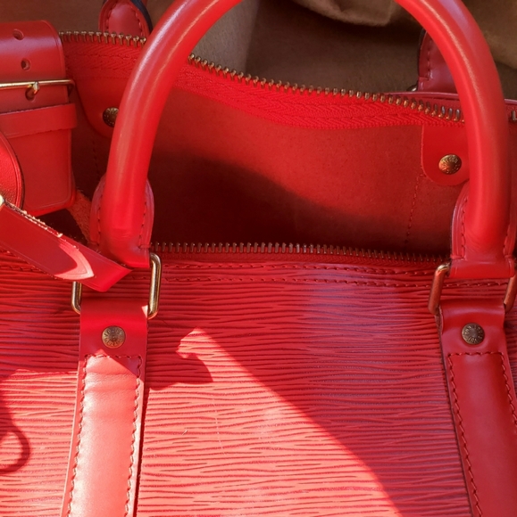 LOUIS VUITTON Red Epi Keepall 55 Boston Bag - Picture 10 of 10